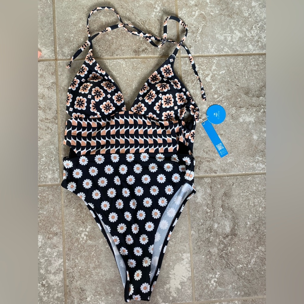 Brand New Cupshe One Piece High Rise with Side Cutouts Swimsuit, Size M